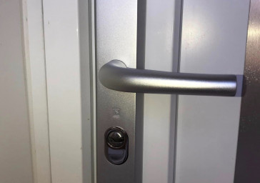 Réparation de portes après effraction à Messimy-sur-Saône (01) et La Chapelle-de-Guinchay (71)