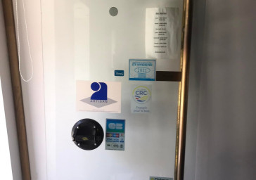 Réparation rapide de la porte vitrée d&#039;une boulangerie à Belleville-en-Beaujolais