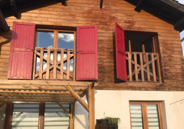 Fourniture et pose de volets roulants solaires motorisés SOMFY RS100 IO – Belleville-en-Beaujolais