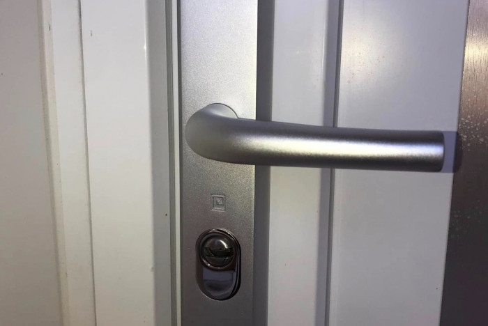 Réparation de portes après effraction à Messimy-sur-Saône (01) et La Chapelle-de-Guinchay (71)