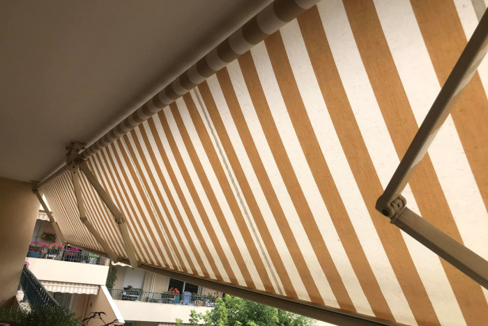 Maintenance et réglage d’un store motorisé à Belleville-en-Beaujolais