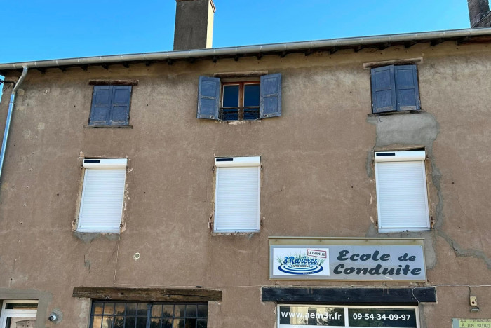 Fourniture et installation de volets roulants solaires SOMFY SOLAR RS100 IO (La Chapelle-de-Guinchay)