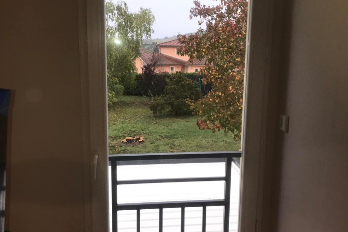 Réglage et étanchéité de portes-fenêtres PVC à Belleville-en-Beaujolais (69)