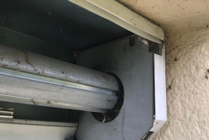 Intervention en urgence sur un volet roulant JOLYMOTOR à Belleville-en-Beaujolais