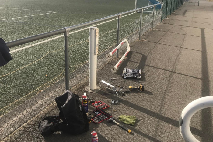 Maintenance et réglage des barrières d’accès au Stade Rosseli – Belleville-en-Beaujolais