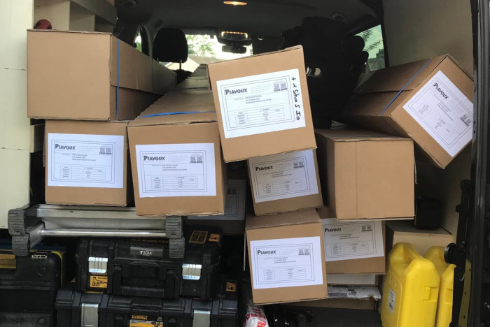 Installation de 10 volets roulants solaires SOMFY RS100 IO à Saint-Trivier-sur-Moignans (01)