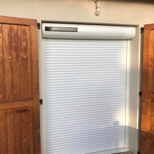 Installation de volets roulants solaires SOMFY RTS à Belleville-en-Beaujolais (69)