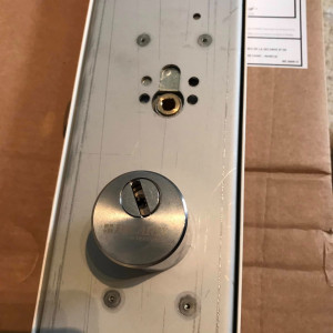 Renforcement de porte avec vitrage anti-effraction et serrure multipoints à Saint-Georges-de-Reneins