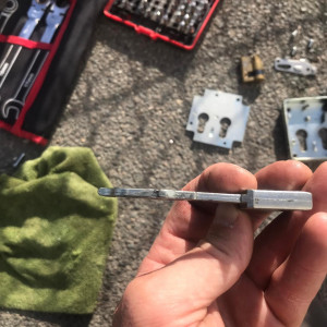 Maintenance et réglage des barrières d’accès au Stade Rosseli – Belleville-en-Beaujolais