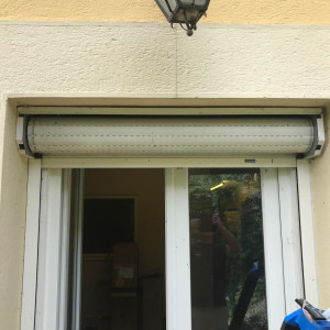 Intervention en urgence sur un volet roulant JOLYMOTOR à Belleville-en-Beaujolais