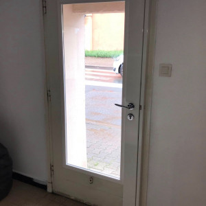 Renforcement de porte avec vitrage anti-effraction et serrure multipoints à Saint-Georges-de-Reneins