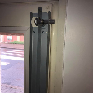 Renforcement de porte avec vitrage anti-effraction et serrure multipoints à Saint-Georges-de-Reneins