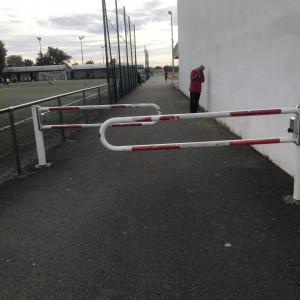 Maintenance et réglage des barrières d’accès au Stade Rosseli – Belleville-en-Beaujolais