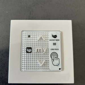 Pose de volets roulants solaires avec moustiquaires intégrées et commande groupée SOMFY à Belleville-en-Beaujolais