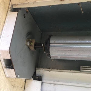 Intervention en urgence sur un volet roulant JOLYMOTOR à Belleville-en-Beaujolais