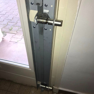 Renforcement de porte avec vitrage anti-effraction et serrure multipoints à Saint-Georges-de-Reneins