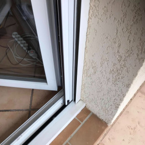 Pose de moustiquaires plissées à ouverture latérale – Belleville-en-Beaujolais