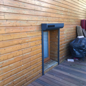 Fourniture et pose de volets roulants solaires motorisés SOMFY RS100 IO – Belleville-en-Beaujolais