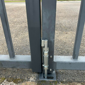 Modification et sécurisation manuelle du portail du relais de la petite enfance à Saint-Didier-sur-Chalaronne