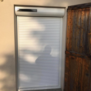 Installation de volets roulants solaires SOMFY RTS à Belleville-en-Beaujolais (69)