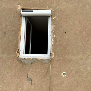 Fourniture et installation de volets roulants solaires SOMFY SOLAR RS100 IO (La Chapelle-de-Guinchay)