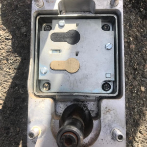 Maintenance et réglage des barrières d’accès au Stade Rosseli – Belleville-en-Beaujolais