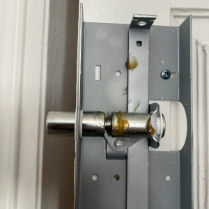 Pose de serrure multipoints sécurisée avec capot et gâche toute hauteur à Villefranche-sur-Saône