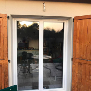 Installation de volets roulants solaires SOMFY RTS à Belleville-en-Beaujolais (69)