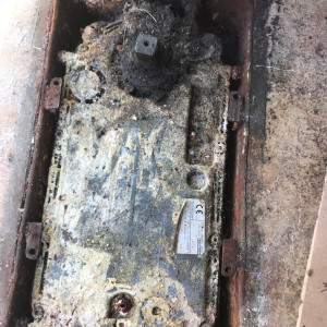 Réparation rapide d’une porte vitrée à la boulangerie à Belleville-en-Beaujolais