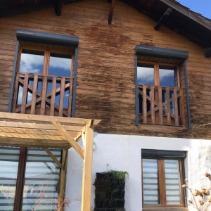 Fourniture et pose de volets roulants solaires motorisés SOMFY RS100 IO – Belleville-en-Beaujolais