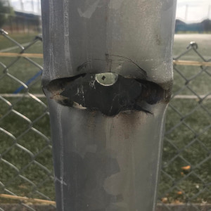 Maintenance et réglage des barrières d’accès au Stade Rosseli – Belleville-en-Beaujolais