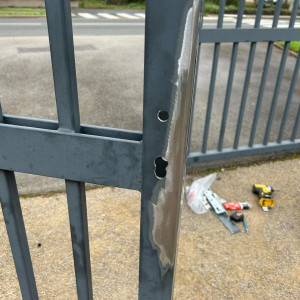Modification et sécurisation manuelle du portail du relais de la petite enfance à Saint-Didier-sur-Chalaronne