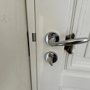 Pose de serrure multipoints sécurisée avec capot et gâche toute hauteur à Villefranche-sur-Saône