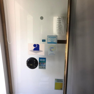 Réparation rapide d’une porte vitrée à la boulangerie à Belleville-en-Beaujolais