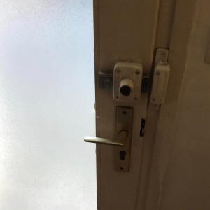 Renforcement de porte avec vitrage anti-effraction et serrure multipoints à Saint-Georges-de-Reneins